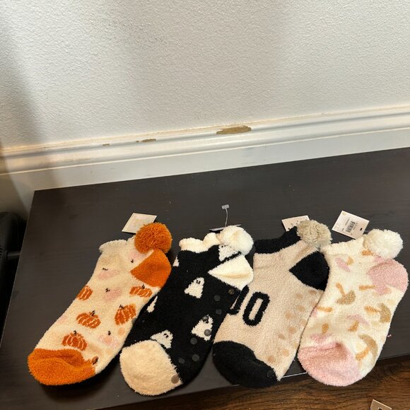 Shiraleah Mismatched Mixed Sock Bundle - Picture 14 of 16